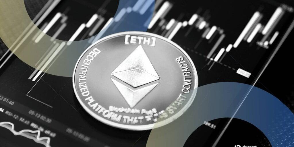 市场低迷下， 以太坊 ETF 流入量超越比特币，突破 12 亿美元